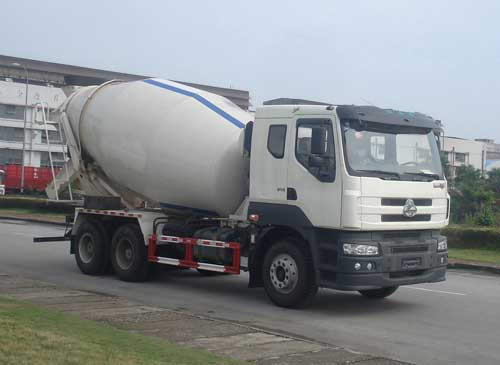 柳汽乘龍后雙橋混凝土攪拌運(yùn)輸車(chē)