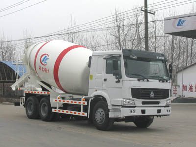 重汽豪沃10-12方后雙橋混凝土攪拌運(yùn)輸車(chē)