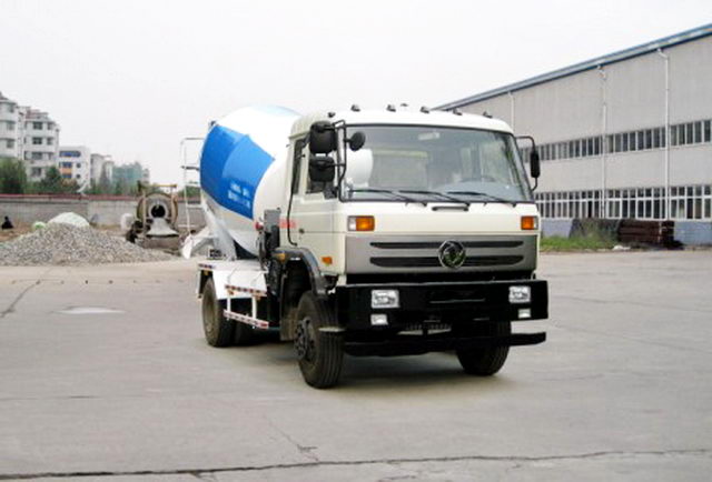 國四東風(fēng)153混凝土攪拌運輸車(6-7方)