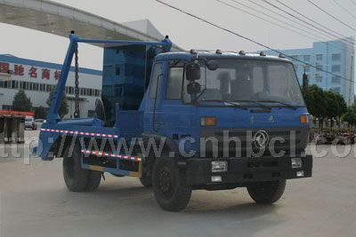 國(guó)四東風(fēng)153擺臂式垃圾車