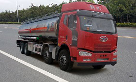 國五解放前四后六鋁合金運油車